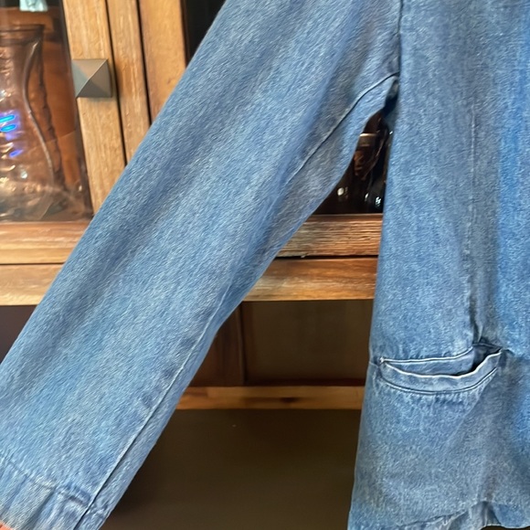 Vintage denim blazer. Size Medium. Great condition - Picture 5 of 7